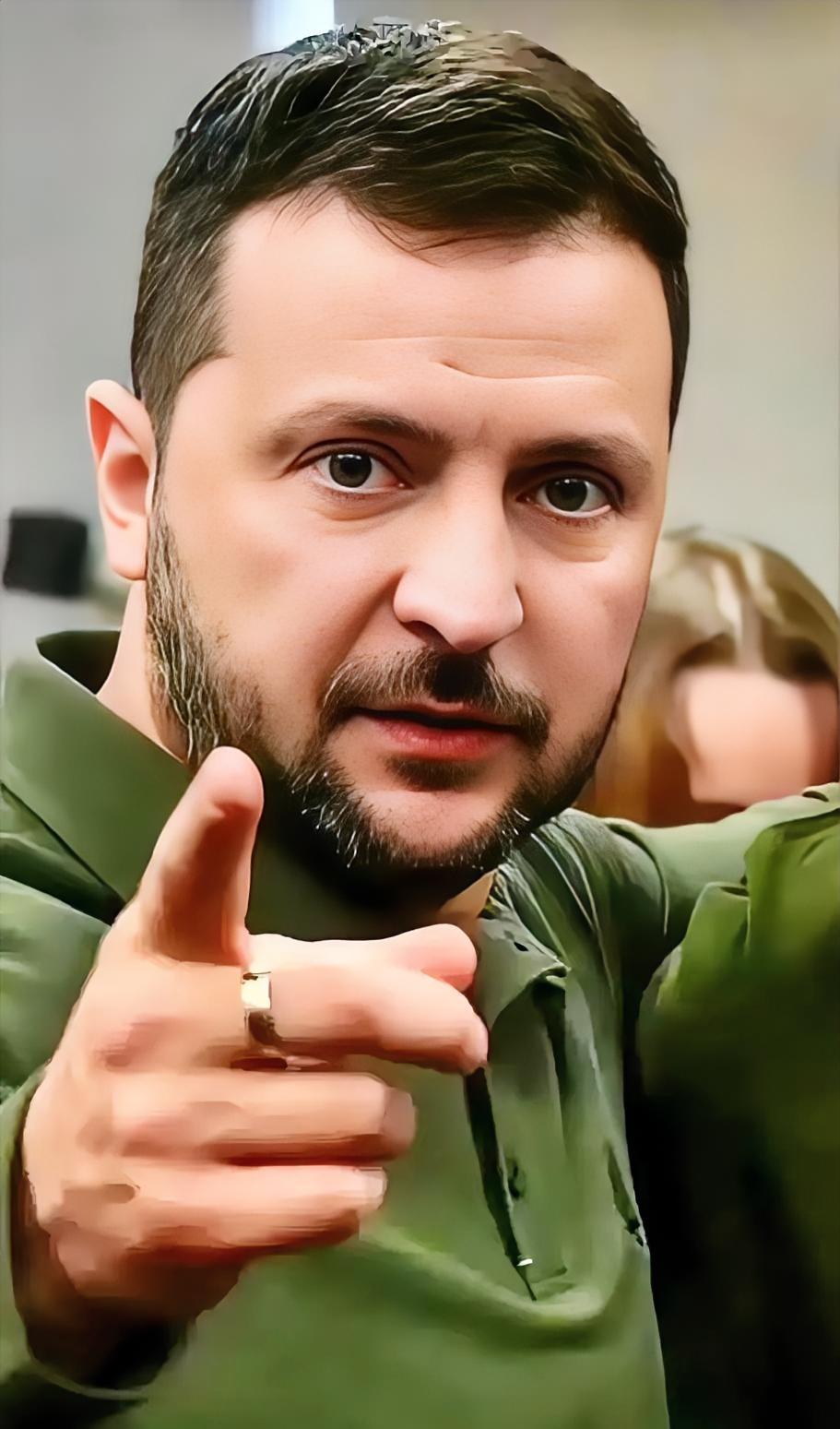 2026年1月21日，欧洲议会咬牙通过程序，正式开动那笔拖延已久的900亿欧元乌