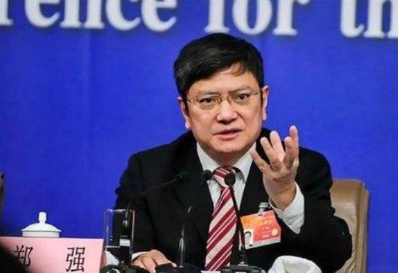 “浙大教授”郑强，曾经再次抛出惊人言论！他说：“中国是人口大国、劳动力大国，人工
