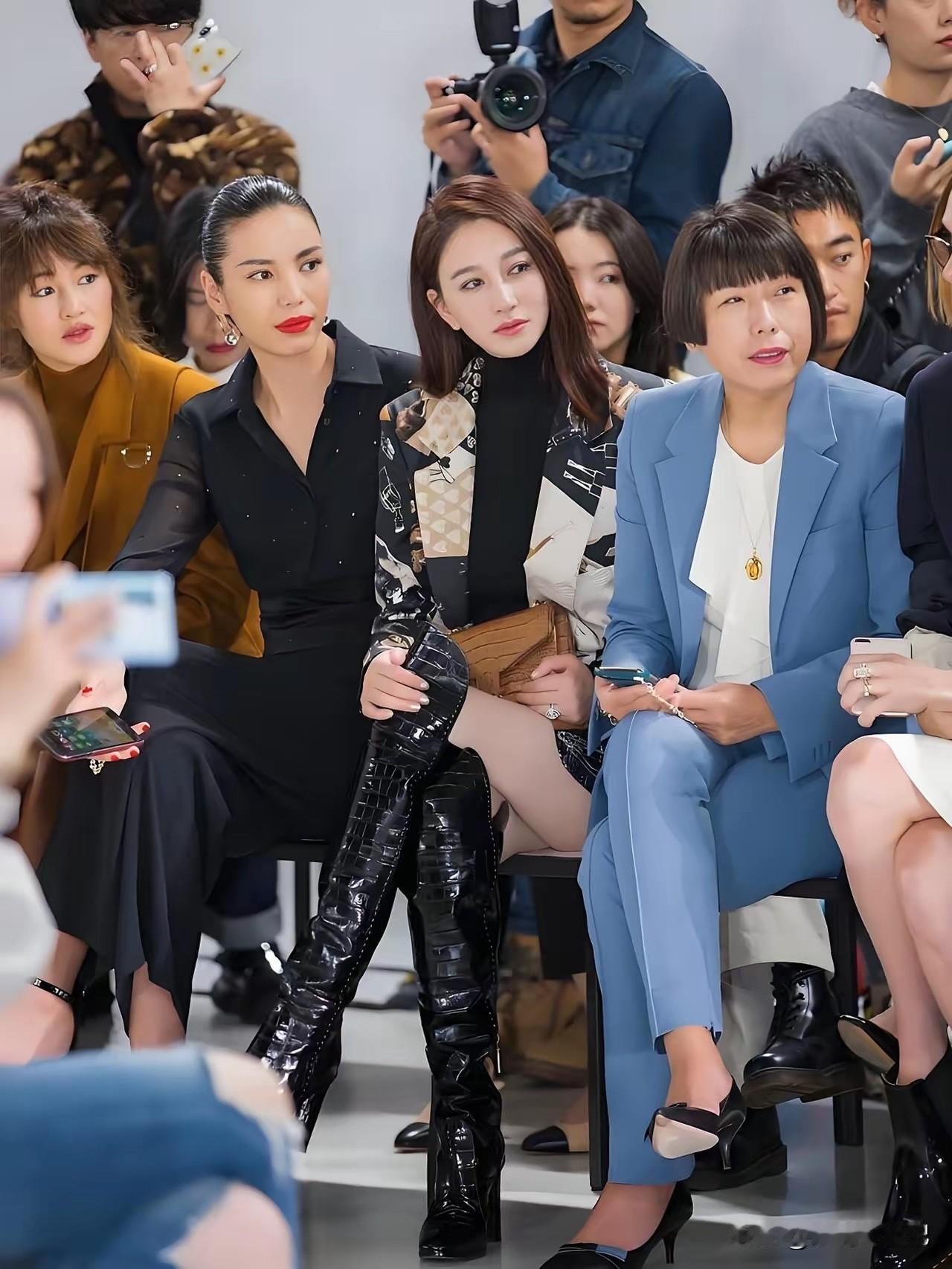 C位长发美女是谁？我好像不认识。