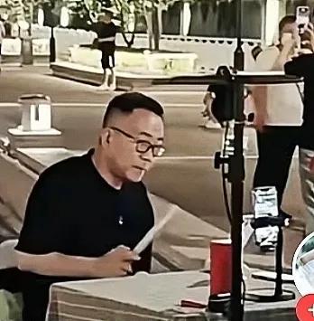 郭德纲的优秀是时代赋予的郭德纲———杨议。相声界风波一周年，天津海河艺术家杨议