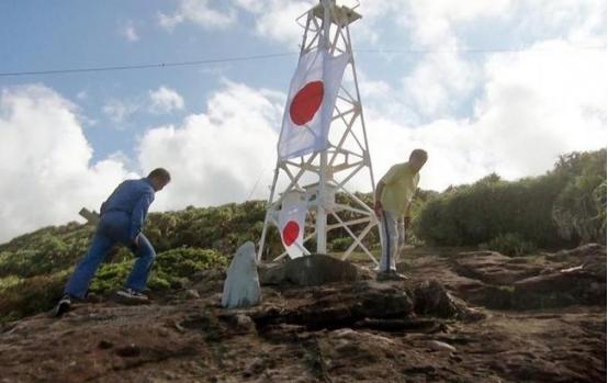 钓鱼岛明明是咱们的领土，凭什么让日本人在上面竖了座灯塔？2026年了，我们的海警