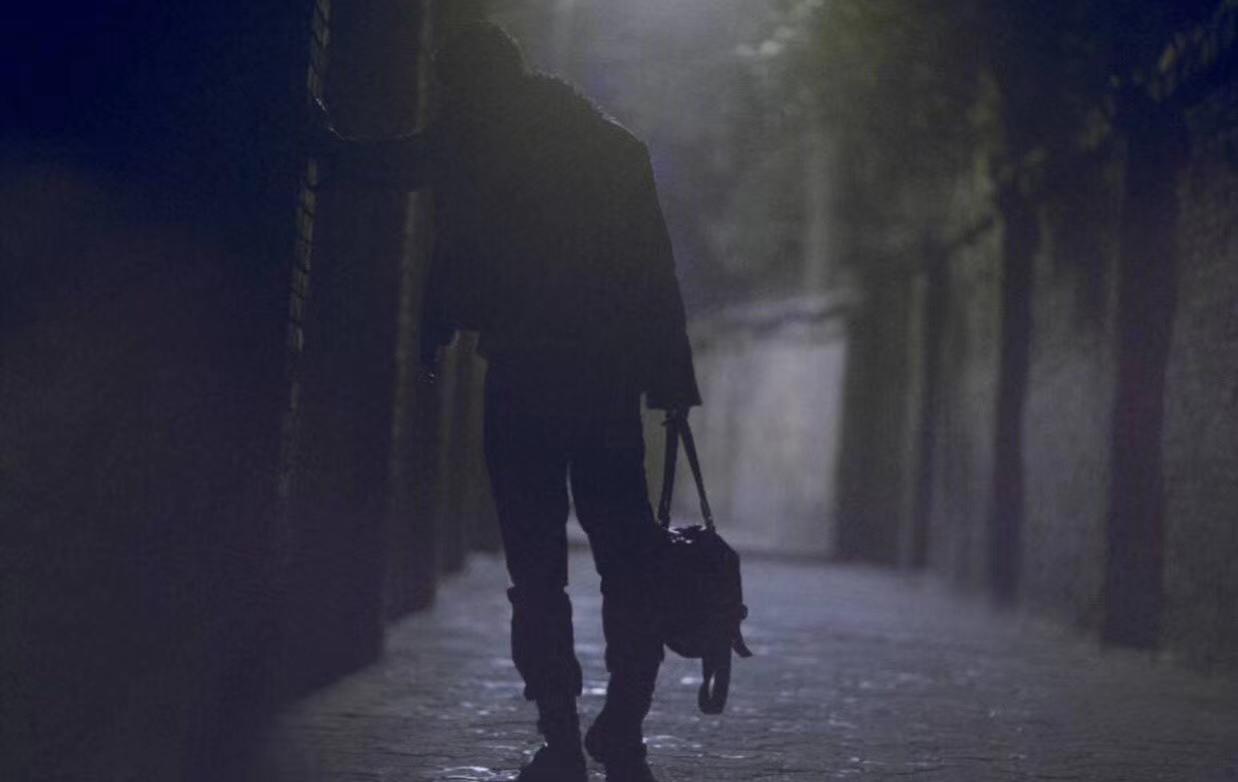 如何做对的父母，看看网友对父母的意见。自己和差的比，小孩和最好的比。一旦脱