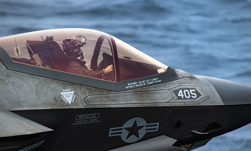 🔻F-35生锈还是个很普遍的现象。🔻在中东、菲律宾海的生锈（图1-8）🔻在日本的生锈（图9）?