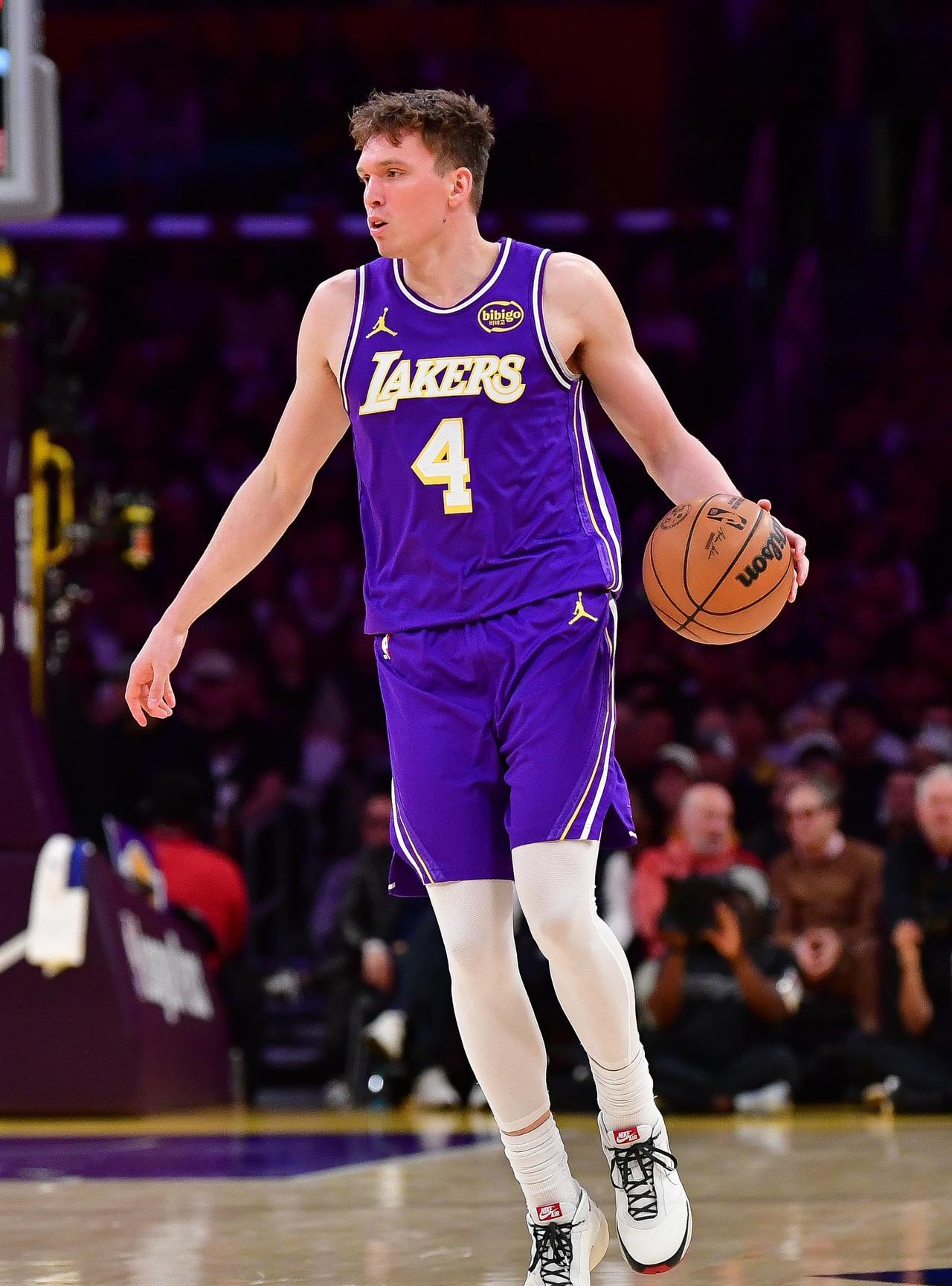 湖人当成宝的球员砸手里了！美媒报道：湖人在任何交易中都想加入克内克特，但是似乎没