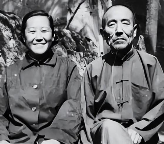 1971年，陕西老农娶了小他10岁的女大学生，对方坐过牢，离过婚，老农不嫌弃。8