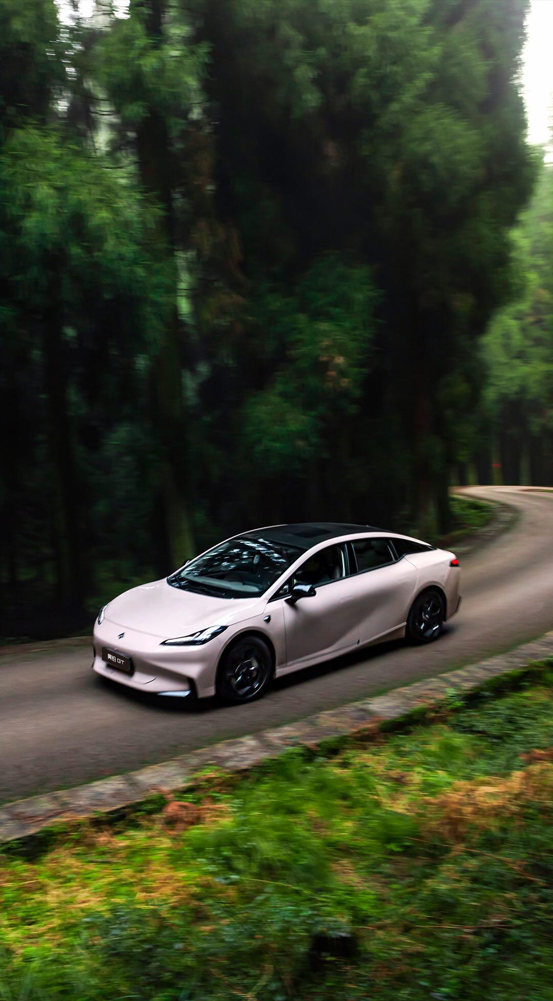 15万拿下性能轿跑!广汽昊铂GTLite版圆年轻人驾控梦10月30日,广汽昊