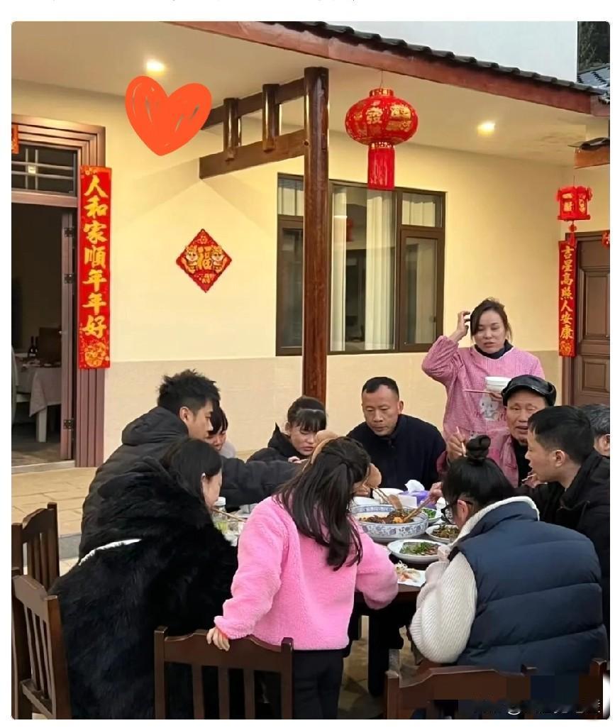 有钱人的世界真的很难理解。我表叔在深圳当老板，资产应该有5000万，去年刚换了