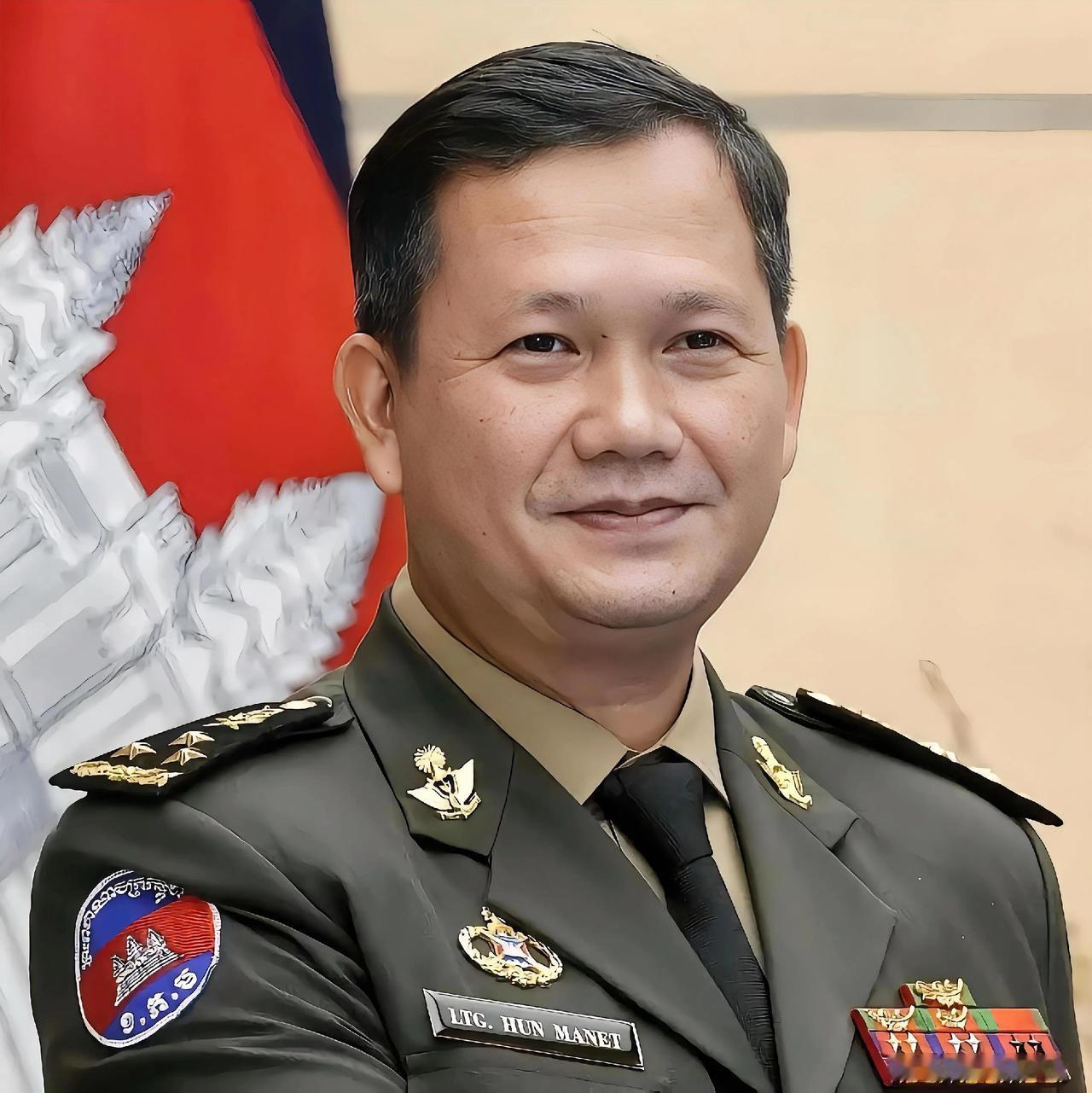 柬埔寨首相洪马奈不愧是喝过几年“洋墨水”，而且还是美国西点军校毕业，脑瓜子就是灵