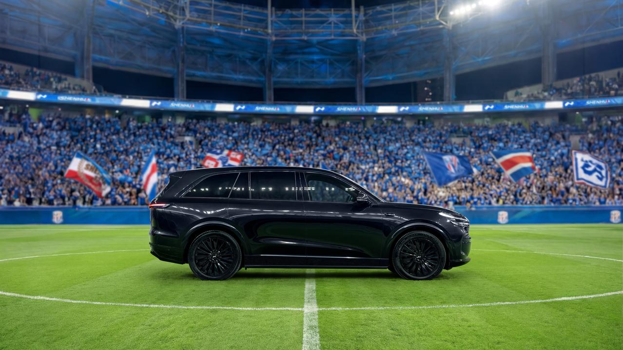 2026年3月7日，乐道L90黑骑士专属曜黑套装正式开售，套装延续了乐道L90