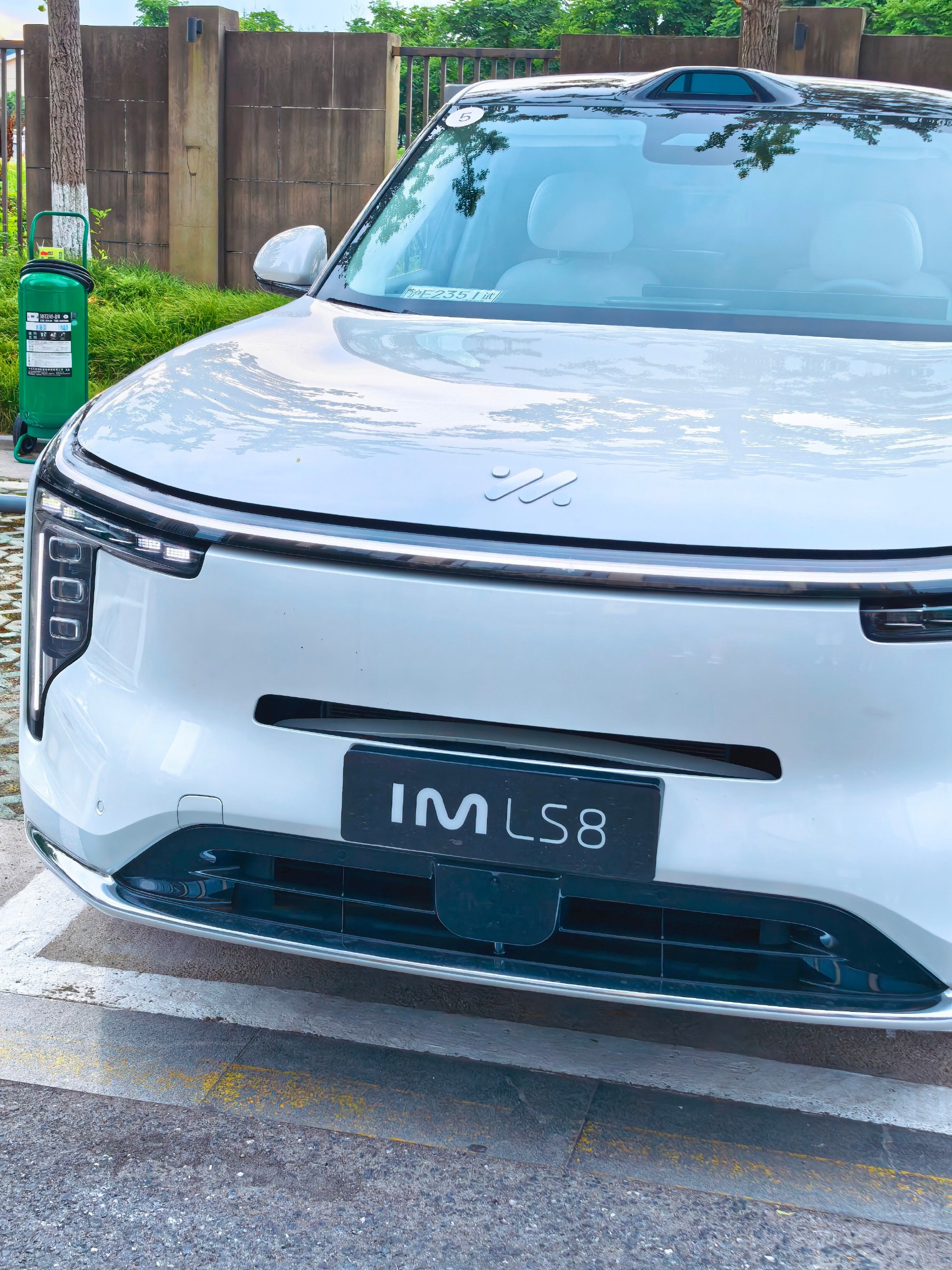 现在都卷成什么样了？今坐了坐智己LS8一辆24.98w起的SUV  实...