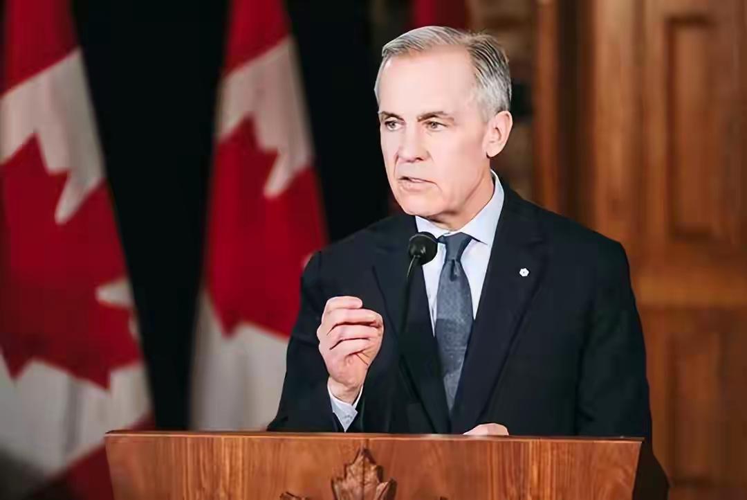 连签20项协议！卡尼送华重礼，中加航班暴涨，美国时代真的落幕了？家人们！中