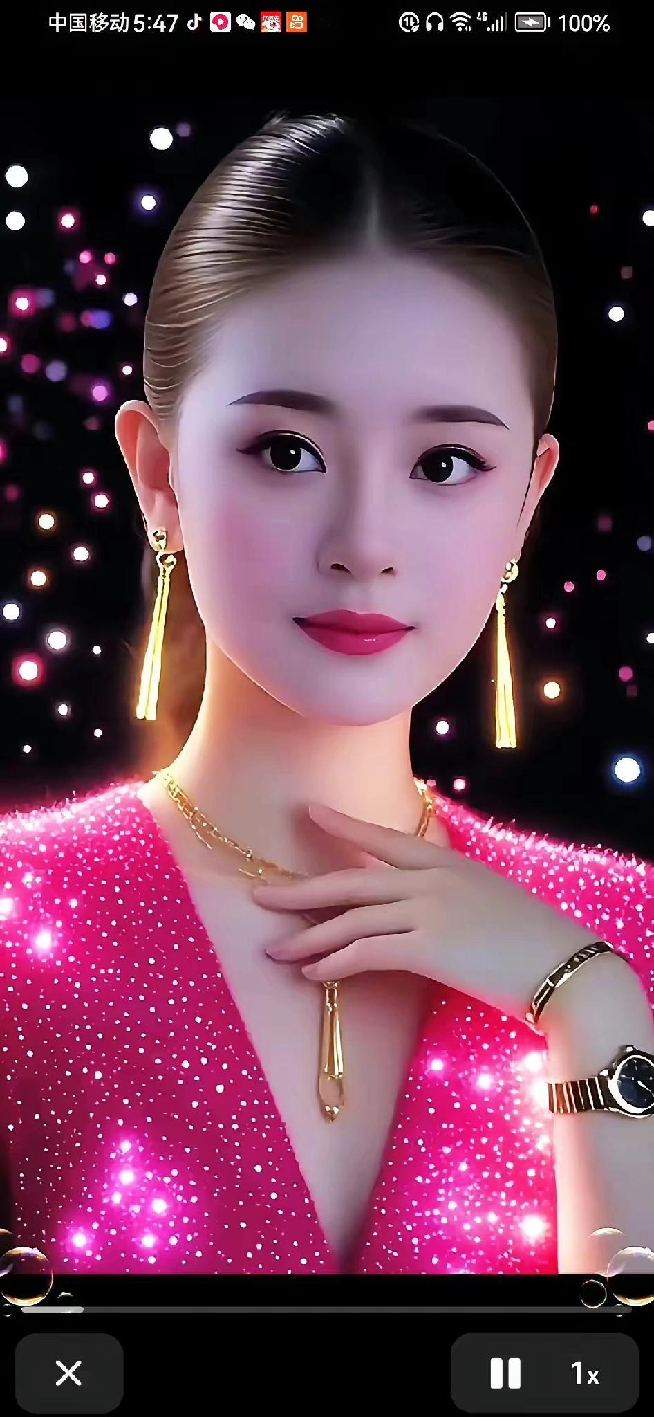 闪耀的粉色礼服，优雅的女性气质，闪耀的灯光下，尽显华丽与自信。