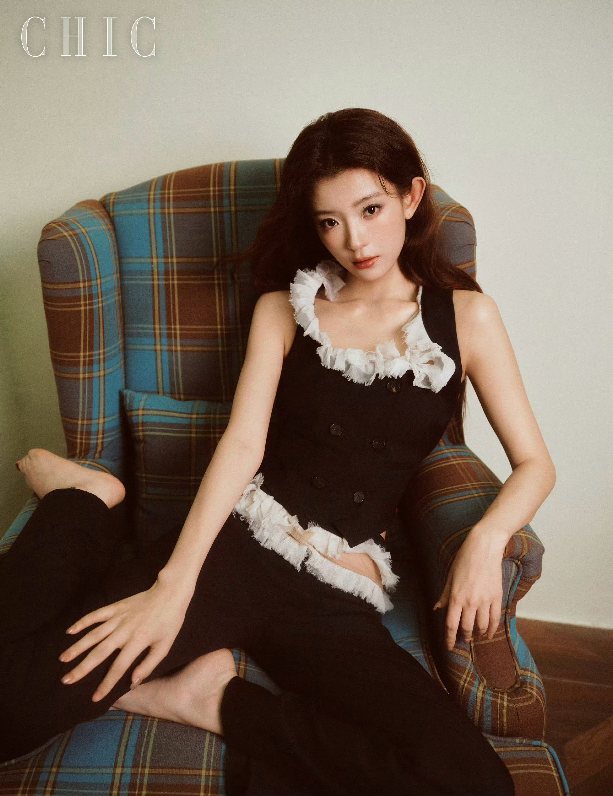 罗予彤CHIC封面大片摄影：RuohaoDeng​​​