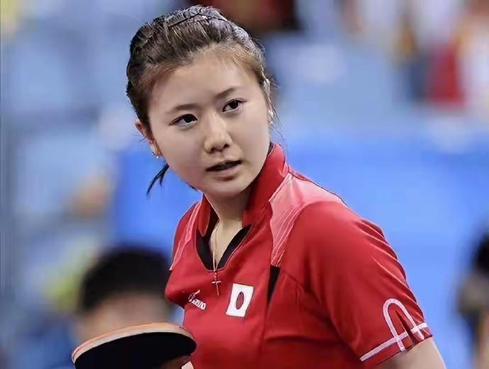 37岁的“瓷娃娃”福原爱通过日本《女性SEVEN》专访官宣两大喜讯：今年夏天已低