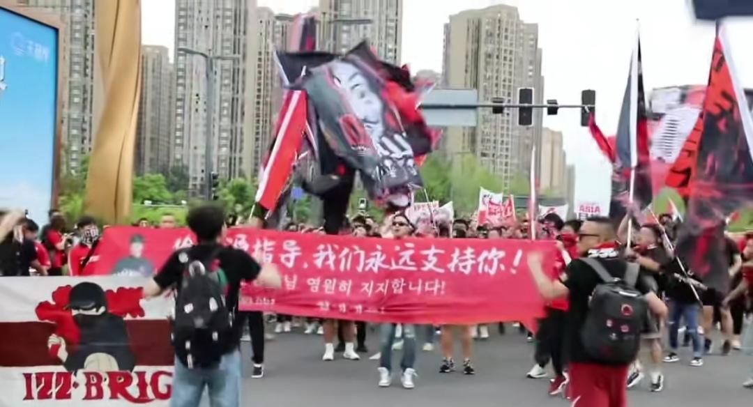 蓉城球迷不要激动更不要着急！徐正源离开或者不离开都属于正常，何况到目前为止还没有