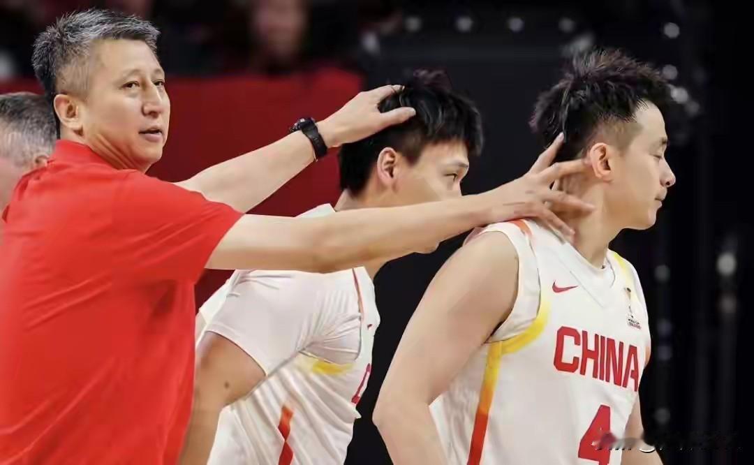 个人认为，中国男篮现存三个问题，解决一点就有望重回亚洲冠军。1、教练思维落后