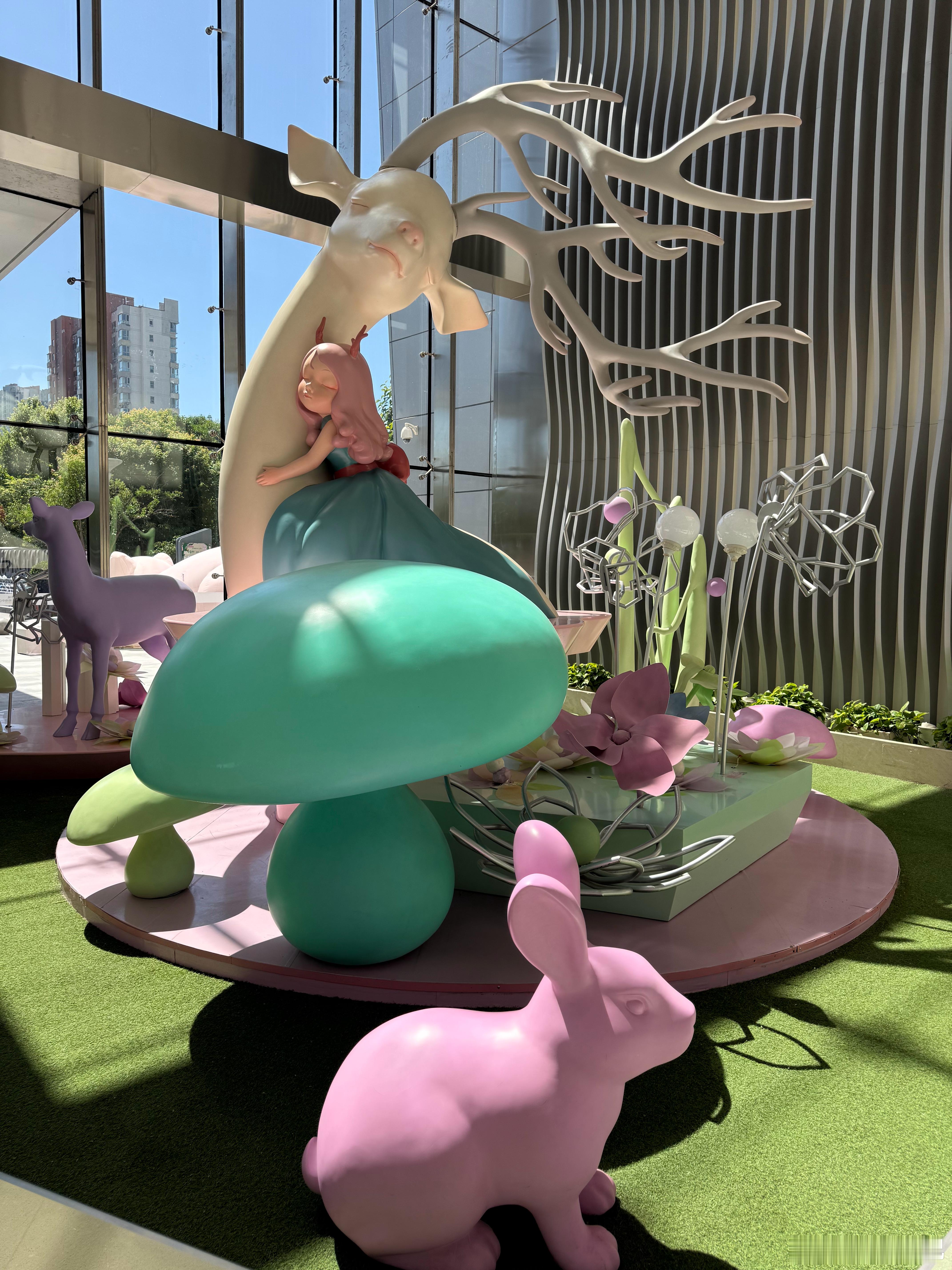济南贵和购物中心领秀城店一个出口旁边的造型，萌。济南·贵和购物中心(领秀城店)