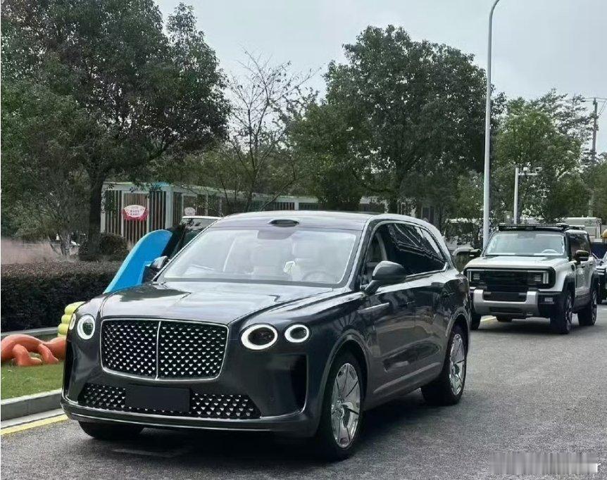纯粹的“添乱”主打就是模仿​​​