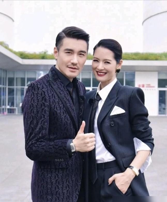 胡兵54岁，身家过亿，独居，北京国贸720平豪宅，衣帽间像专卖店，存着2亿的奢侈