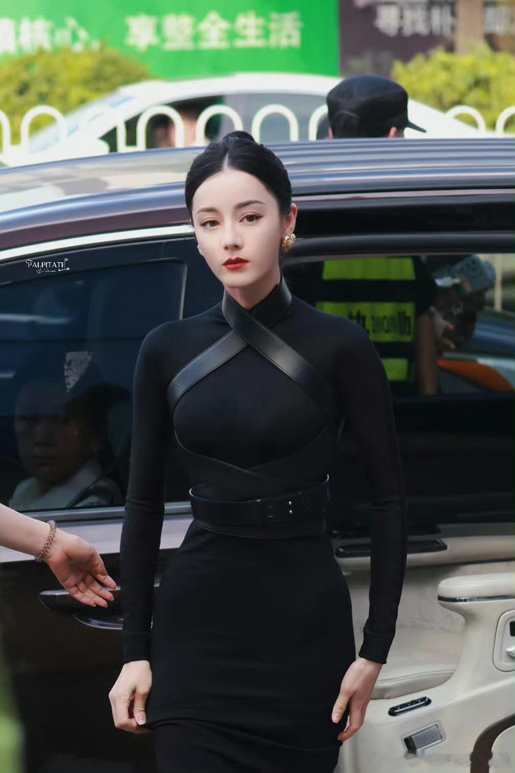 迪丽热巴女特工迪丽热巴有种气血很足的美​​​