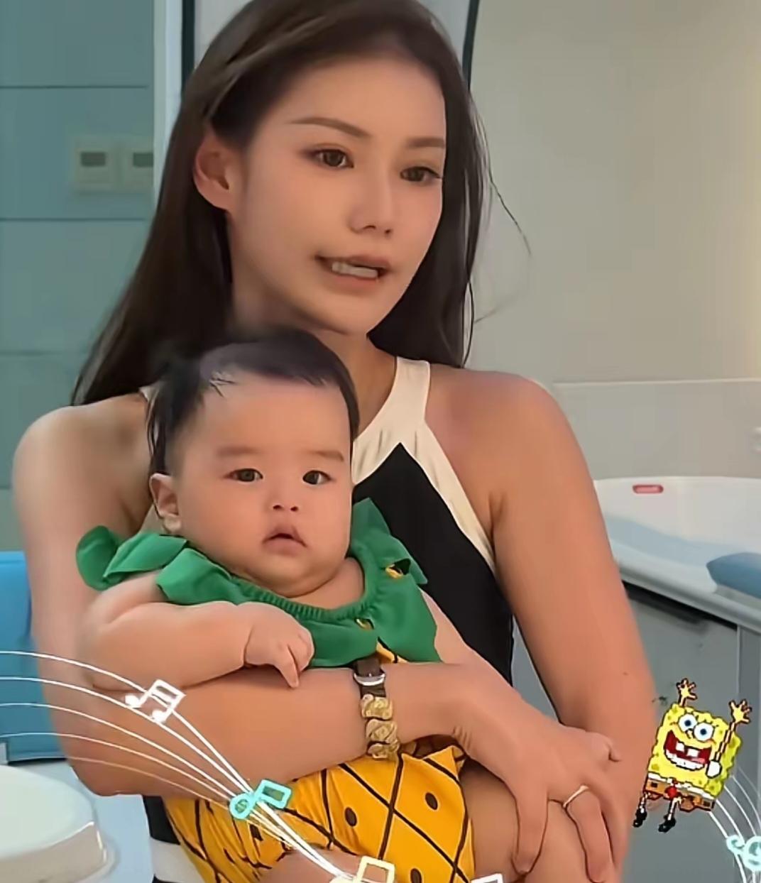 基因这东西不好说汪小菲和大S的孩子，小玥儿简直是汪小菲的翻版，小霖霖又像汪小菲