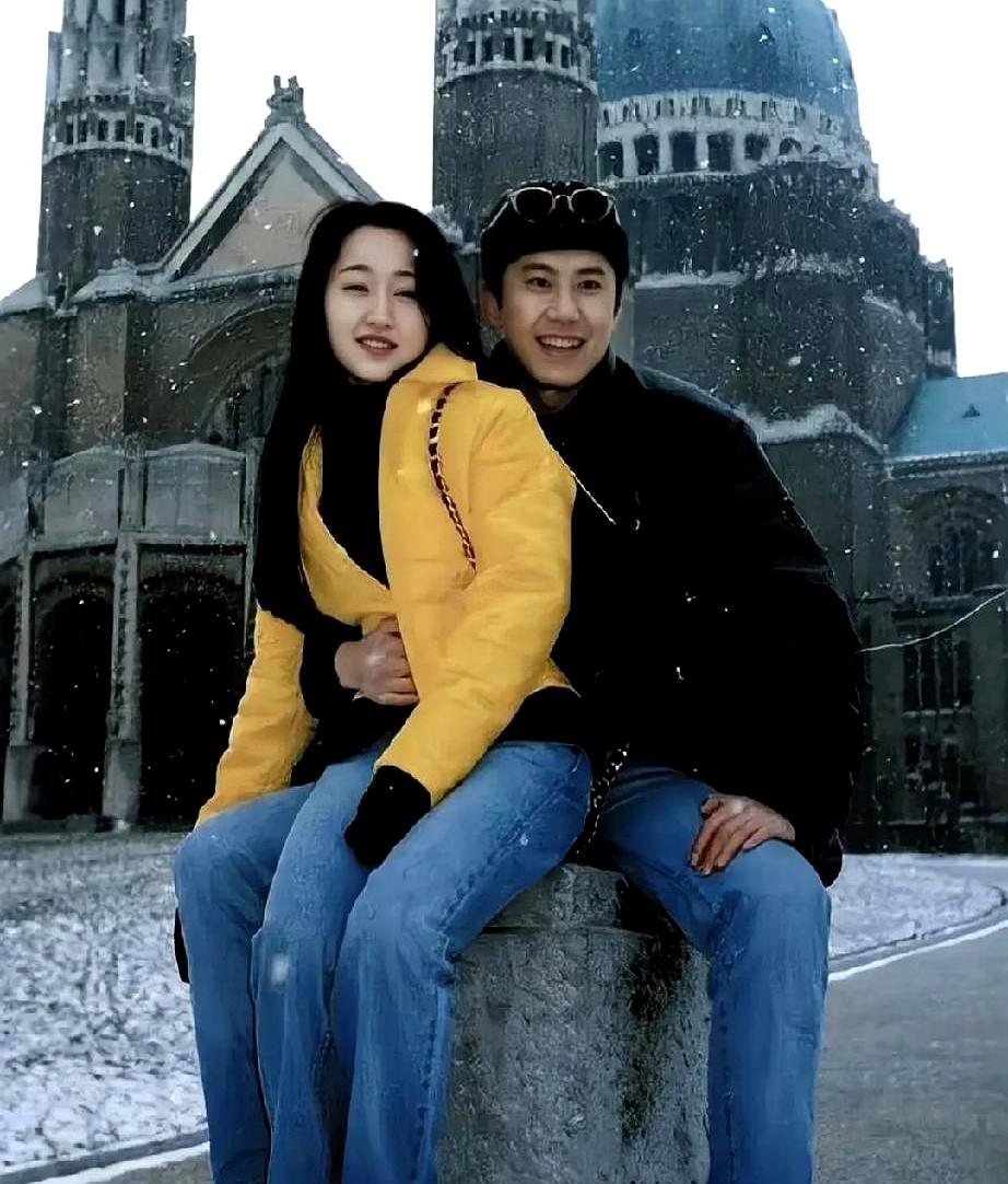 杨钰莹，你这28年藏得有多深啊！当年毛宁在舞台上眼里的光都给了她，可她就