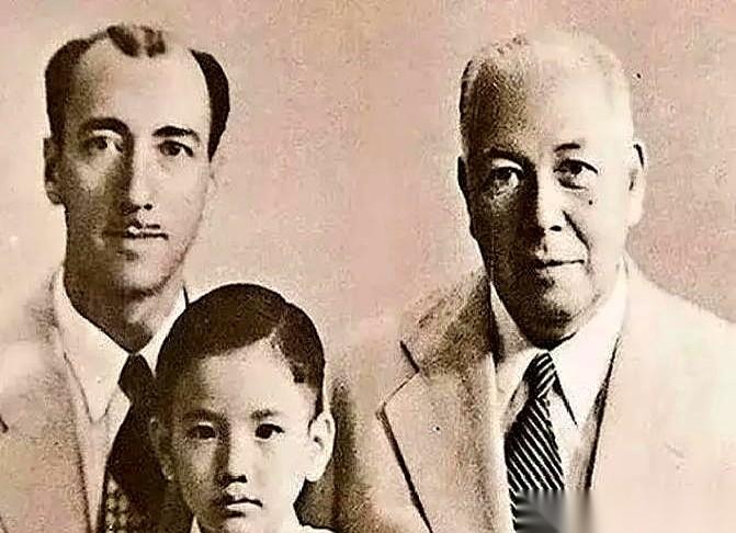 老婆病得皮包骨头，体重掉到70斤，连翻身都费劲。她强撑着凑上去想求老公一个吻，