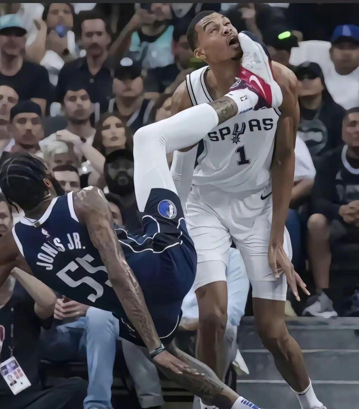 NBA搞笑名场面，最后一张是真的吗？