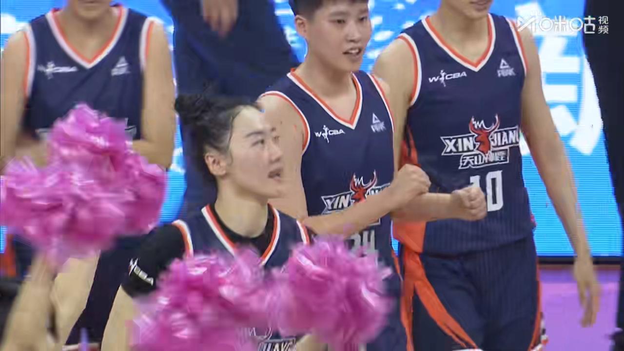 新疆飞虎男篮的小伙子们，希望你们看看新疆天山女篮！新疆飞虎男