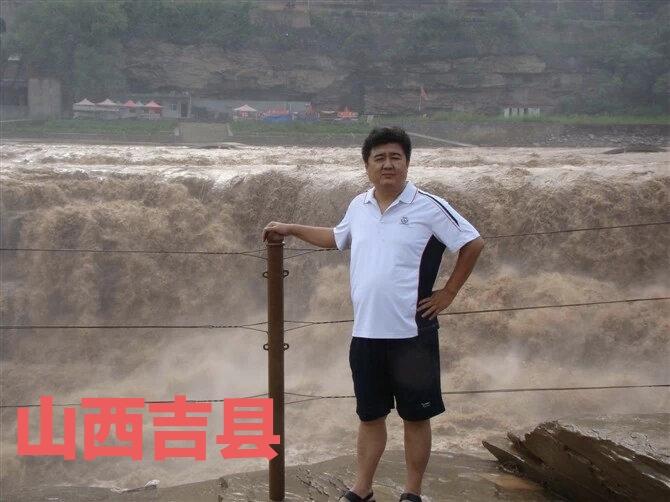 最近壶口瀑布门票这事，网上吵得沸沸扬扬。我2012年去过山西吉县，2020年去过