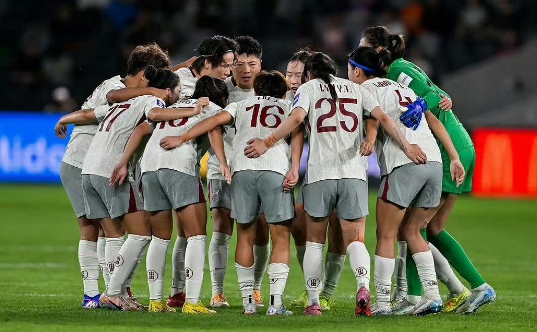 看完两场朝鲜女足的比赛，能看到实力已经比咱的女足高出一截了，真不是盲目去吹。单