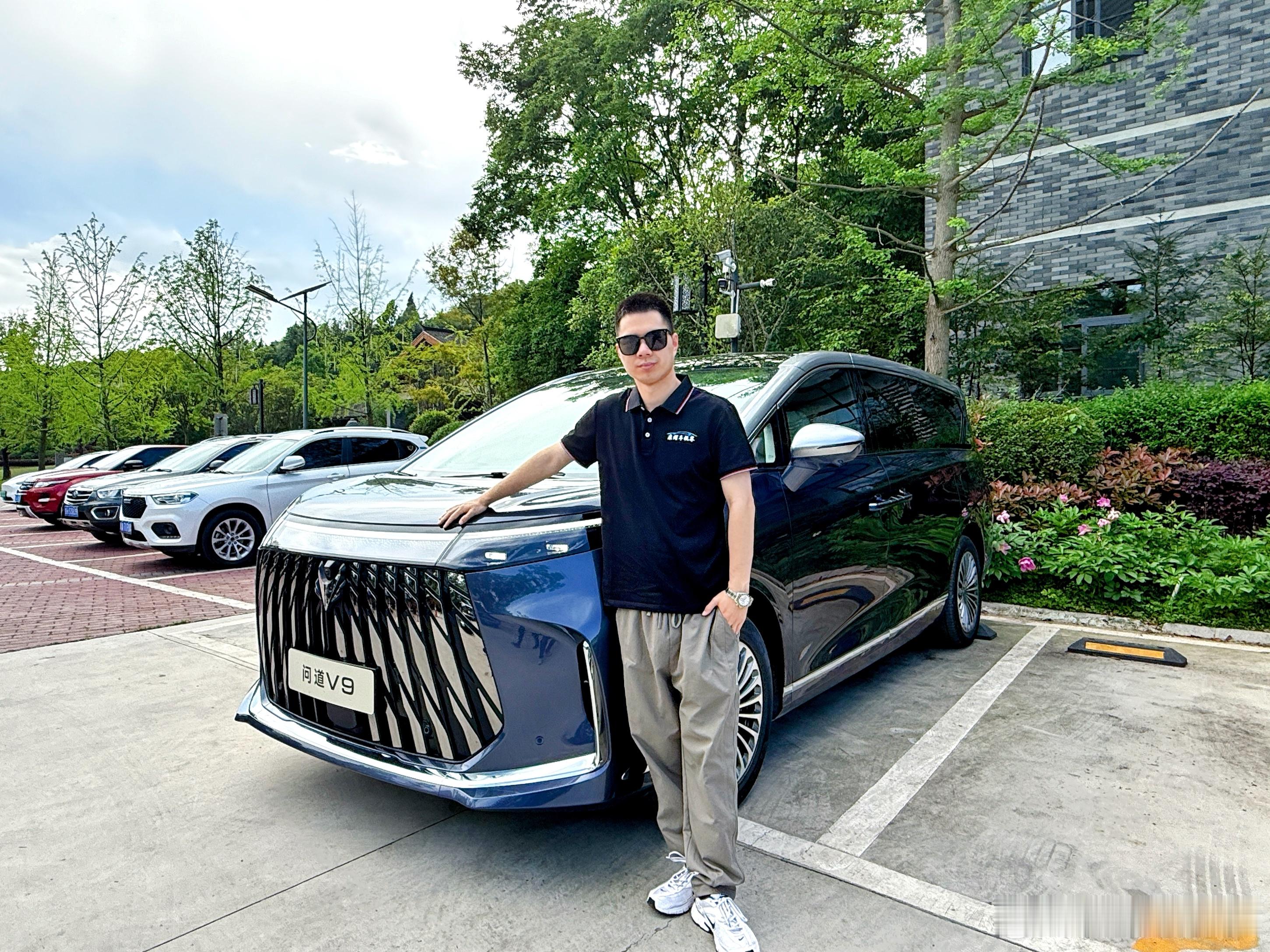 开MPV跑山真刺激“左5接右2出弯给油”教练在旁边当领航员瞬间找回几年前考赛照