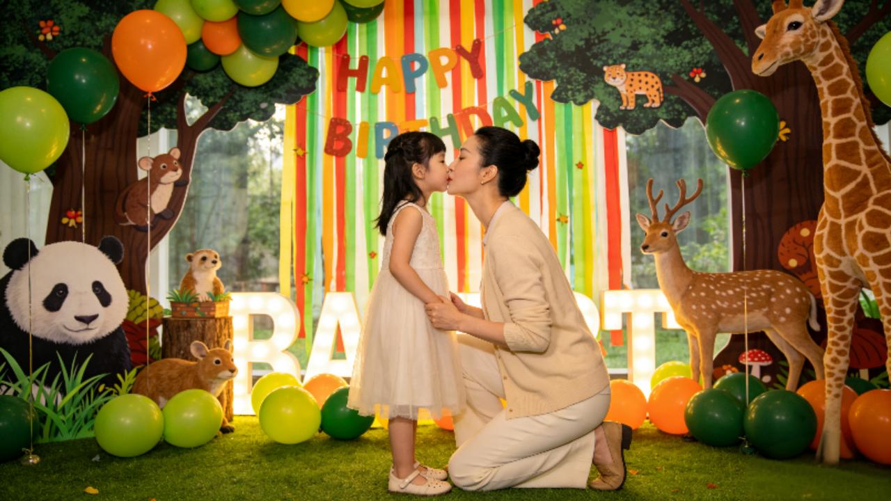 章子怡为醒醒庆10岁生日！绘本出道+离异共养，育儿范本引热议2025年12