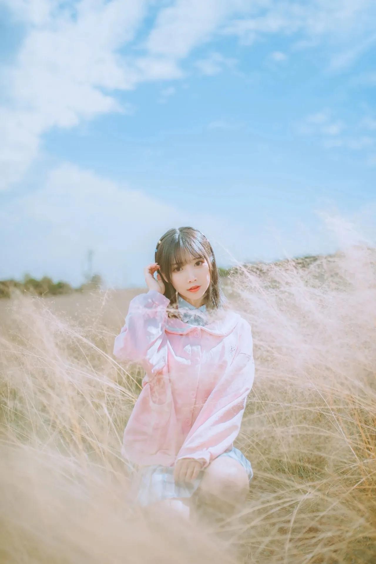 分享甜美小姐姐随手拍青春就是神气十足分享唯美的美照