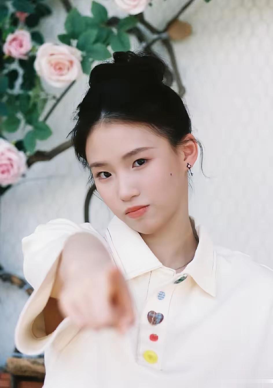 陈芋汐不要气馁，我们还要继续努力，她是真的美。跳水台上的陈芋汐，总是短发示人，