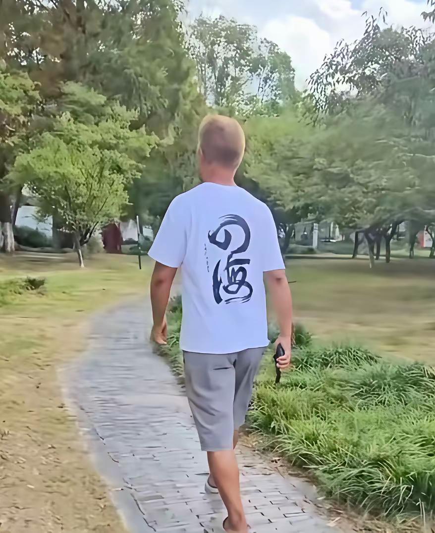 我预测，最多两三个月，沈巍大师又将销声匿迹！！不信你们等着看吧！沈大师，没有