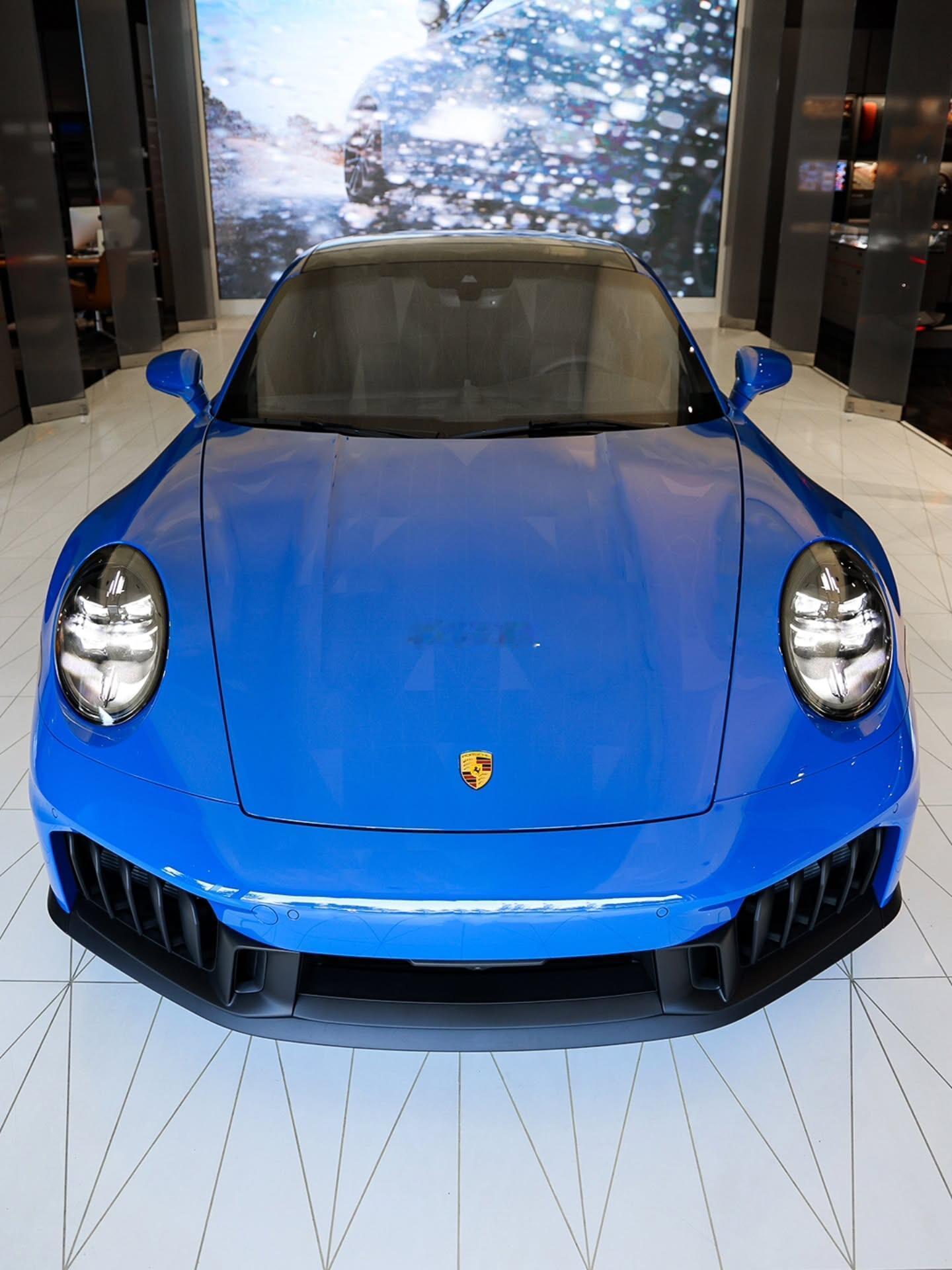 卢加诺蓝保时捷911CarreraGTS，从个人喜好出发992系列比较值得考