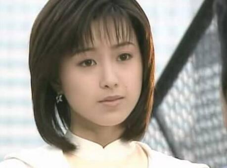 1995年的电视连续剧《星之金币》中,酒井法子饰演聋哑少女仓本彩,也是