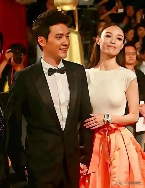 2012年，24岁的倪妮爱上了34岁的冯绍峰，两人同居3年，倪妮努力