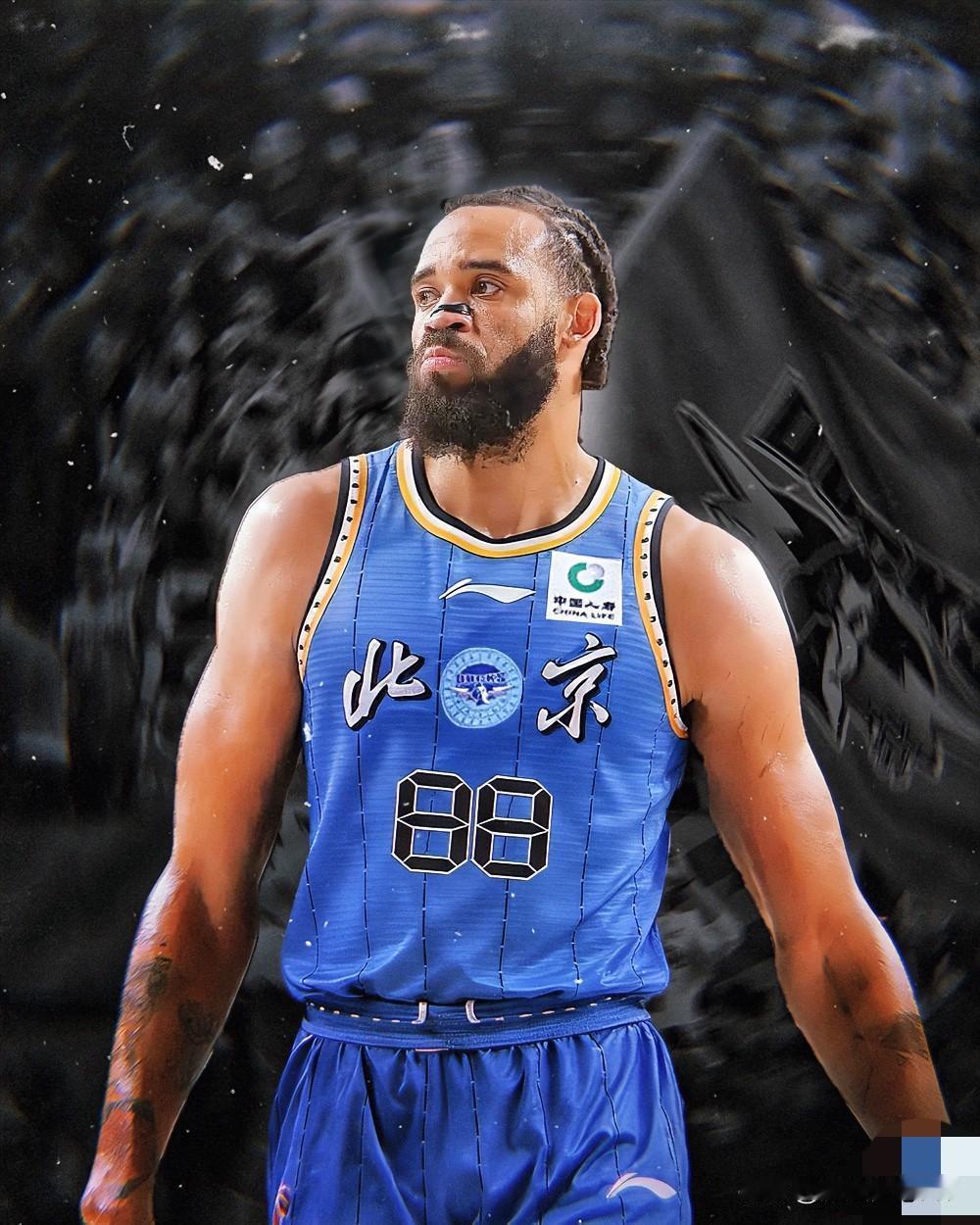 其实大家心里很清楚就连许利民心里应该也很清楚，要想给周琦减轻负担，球队必须