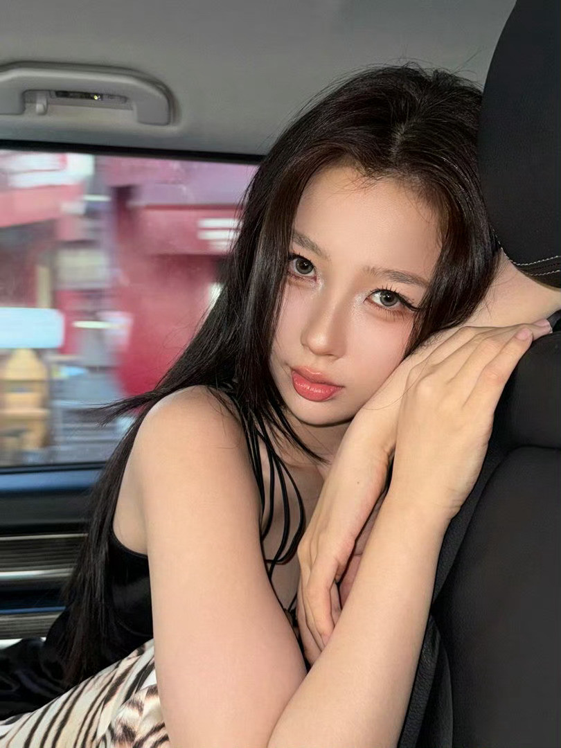 欣欣子看似酷girl实际上萌妹来的虞书欣黑银眼妆