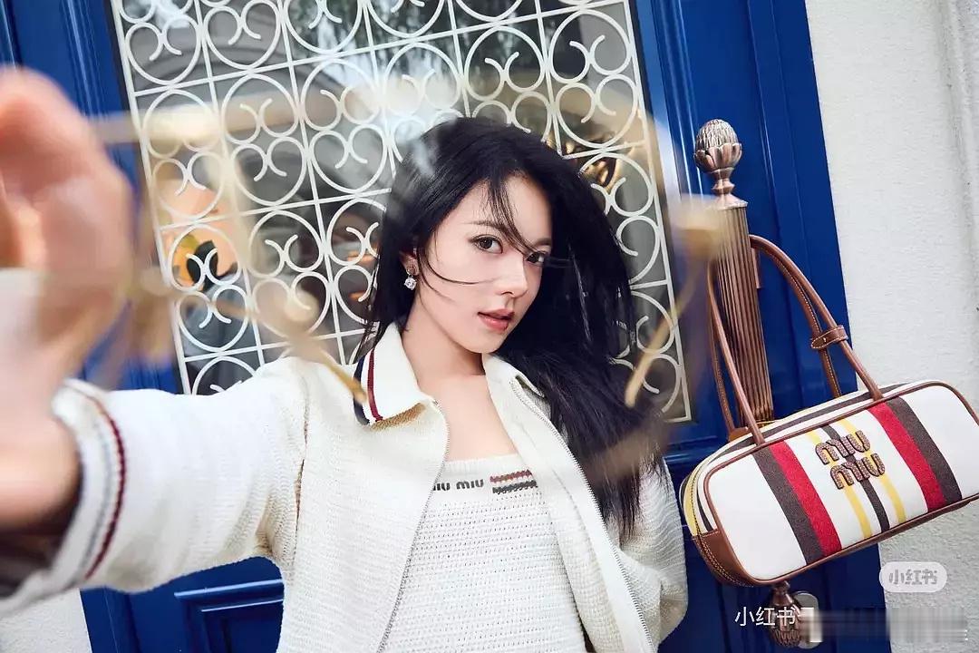 赵今麦miumiu终于有好看的衣服和图了…​​​
