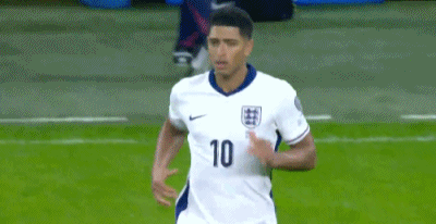 贝林厄姆回归英格兰队，但没有想到图赫尔居然让他替补中锋！贝林厄姆虽然回归了英格