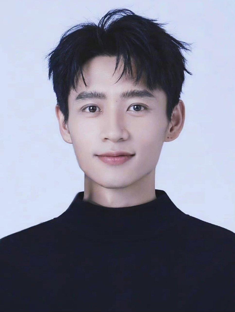 被魏晨种草了。论唱功，感觉他不如陈楚生张杰，论影响力，感觉他不如苏醒，论创