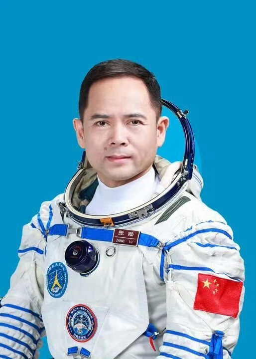 神舟二十一号指令长张陆出舱次数和舱外作业时间再次刷新记录——截至目前，张陆已