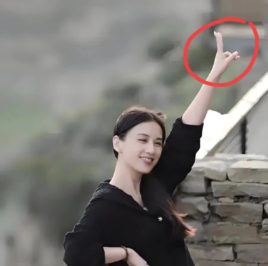 恕我直言！看完黄圣依和她妈妈一起参加的综艺，突然觉得，黄圣依这辈