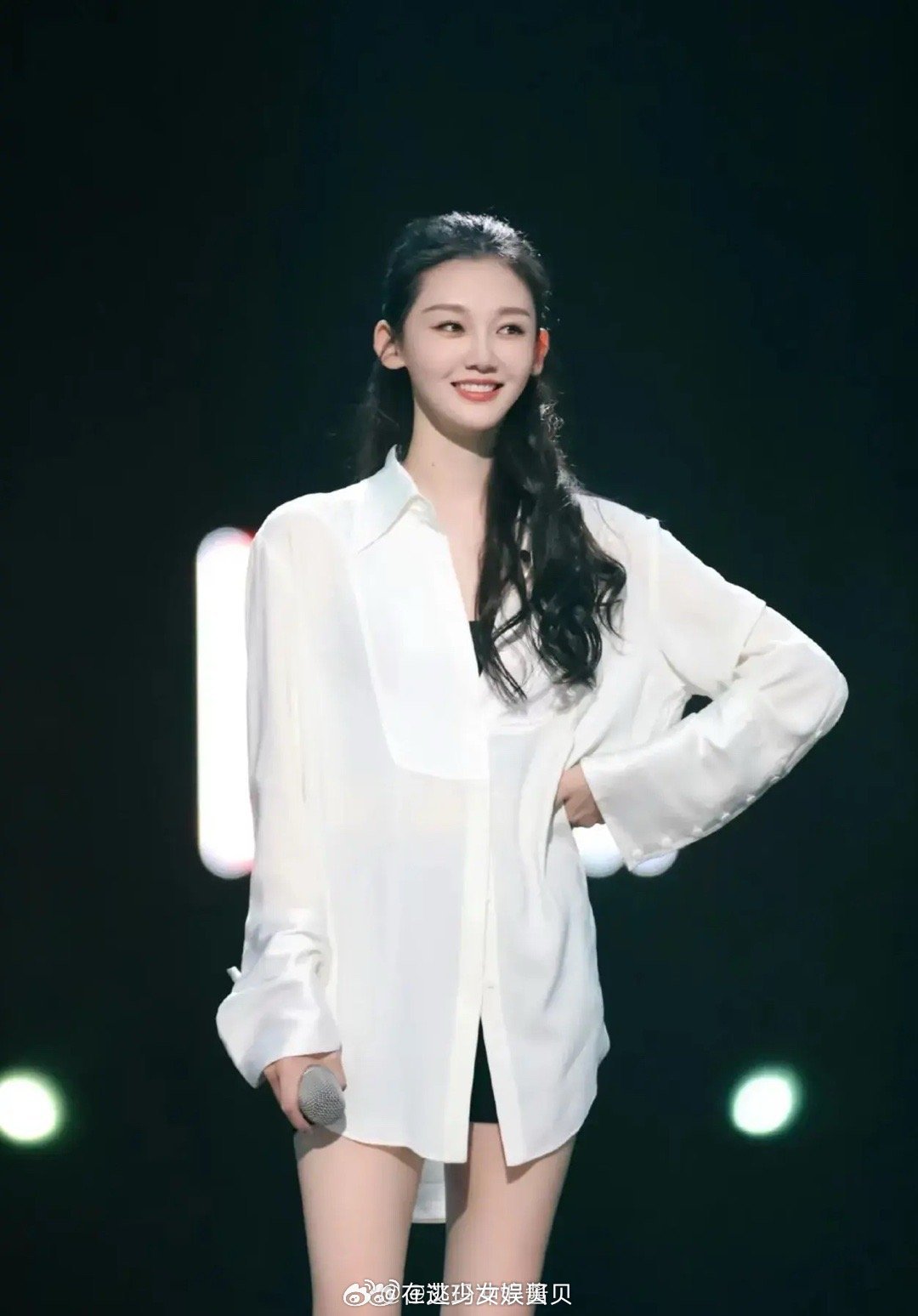 终于知道任敏为什么一直拒绝承认自己长得丑的原因了。