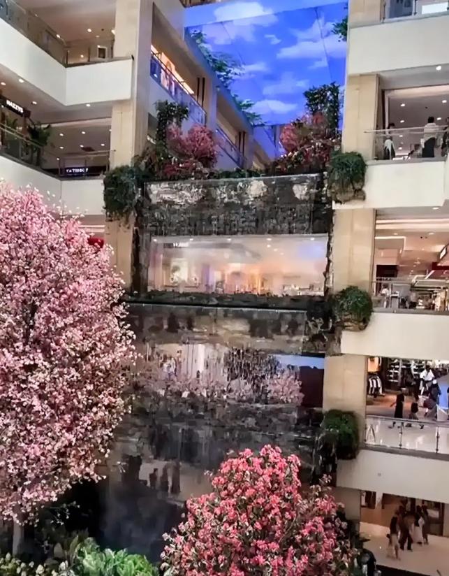 西安赛格一声闷响，8.5亿年流水的“运动教父”走了！留下1145万罚单和400家