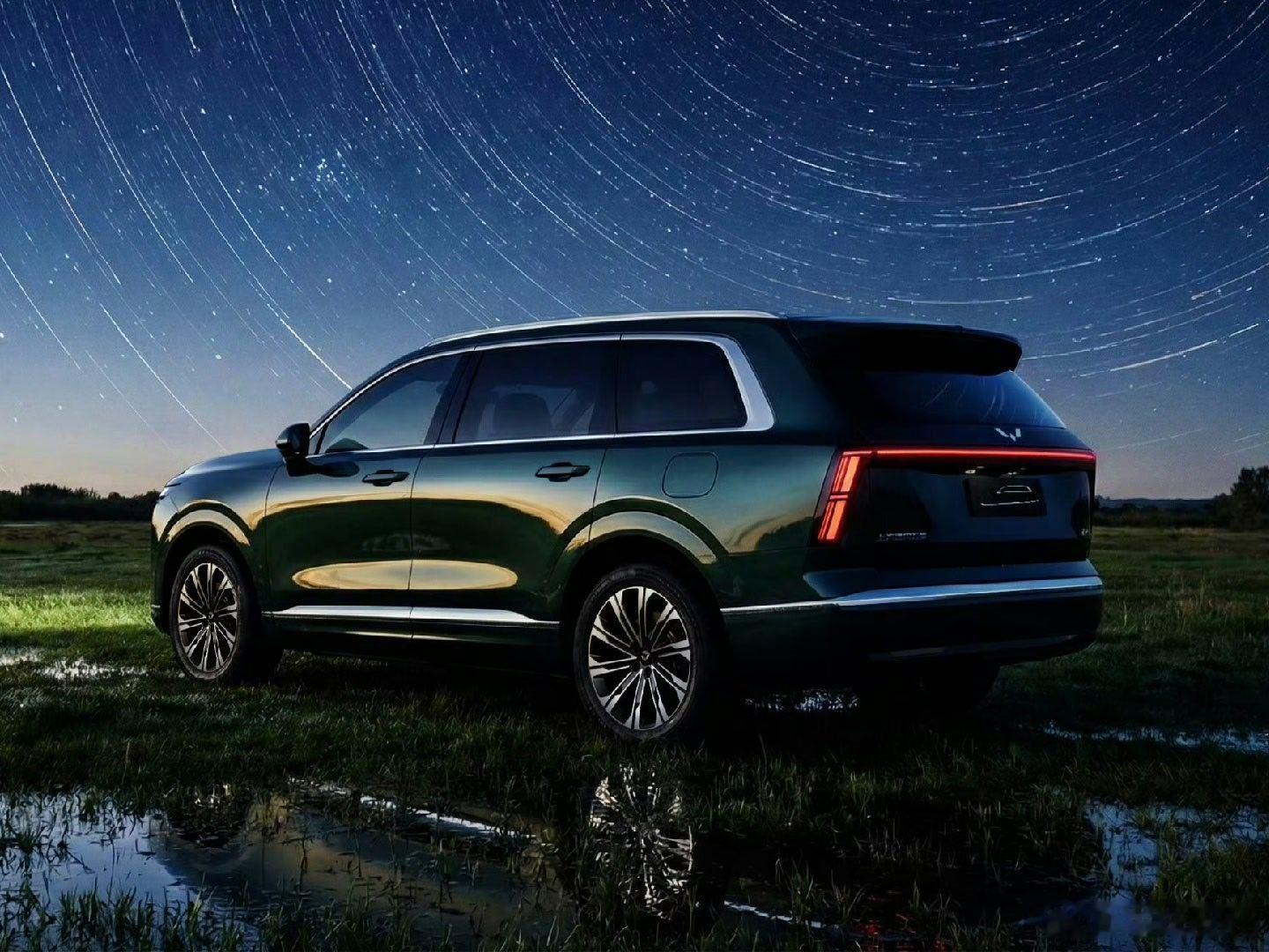 五菱星光L，五菱首款中大型SUV，车长没5米定价肯定低于吉利银河M9，看