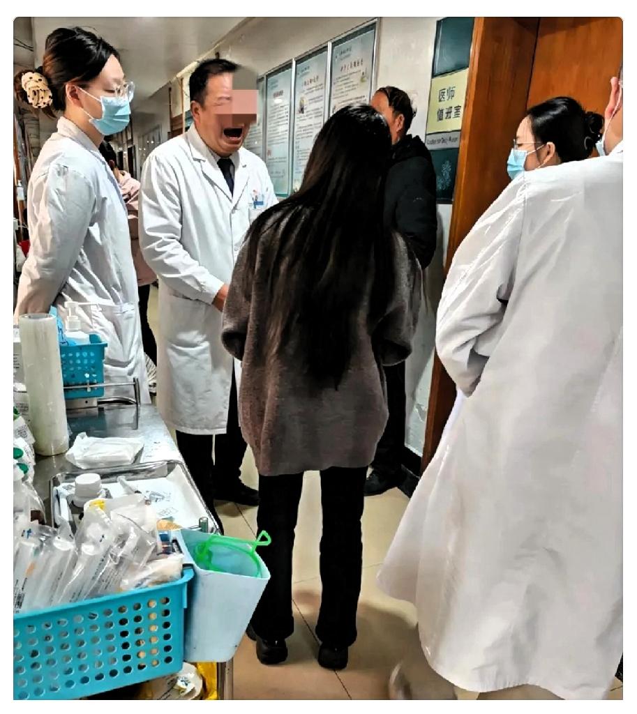 网上看到一个让人痛心的真实故事，看完久久不能平静……一大夫挂断电话后突然嚎啕大
